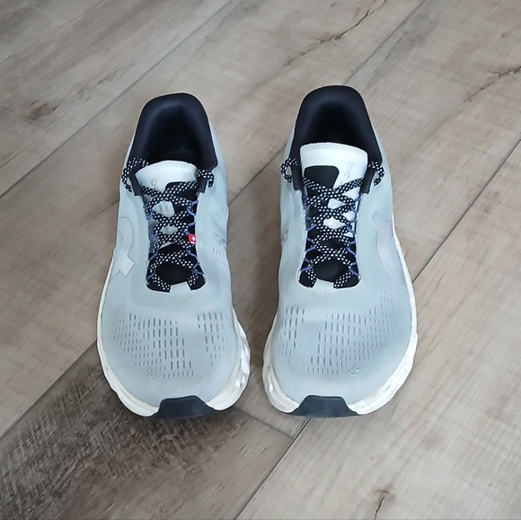 On Running Cloudmonster Sneakers. Size W 9.5 - Picture 2 of 7
